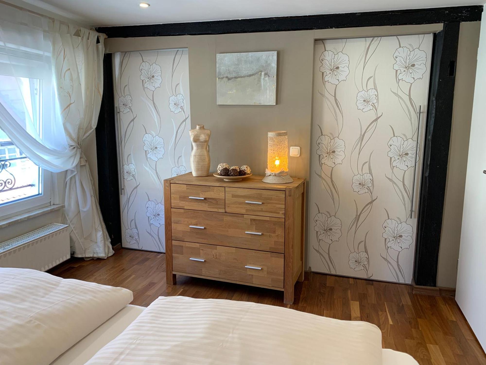 Ferienwohnung Janus Altstadt-Hameln Haus 1 Inklusive Parkplatz Mit Und Ohne Balkon ฮาเมลน์ ภายนอก รูปภาพ