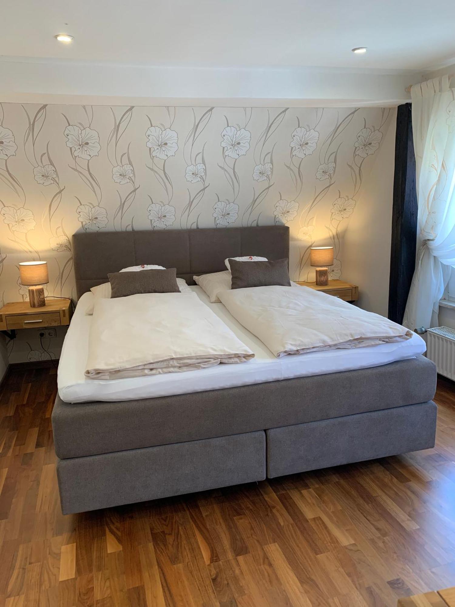 Ferienwohnung Janus Altstadt-Hameln Haus 1 Inklusive Parkplatz Mit Und Ohne Balkon ฮาเมลน์ ภายนอก รูปภาพ